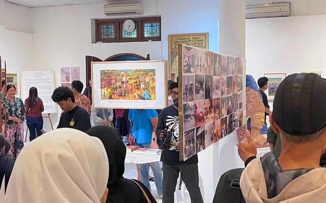 Dari Lukisan hingga Kursi Kayu: Pengalaman Reflektif di Pameran Nasirun