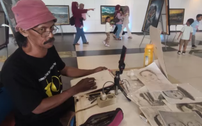 Melukis di Tengah Kota: Ketika Pasar Seni Mojokerto Mengajak Publik Terlibat Langsung