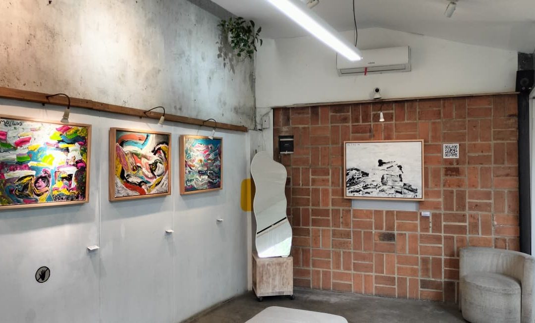 Mengalir Bersama Warna: Afnan Malay Membuka Tahun Seni di Tan Artspace