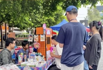 Hokgstudio Ramaikan CFD Simpang Lima dengan Sketch Photobooth dan Merchandise Kreatif