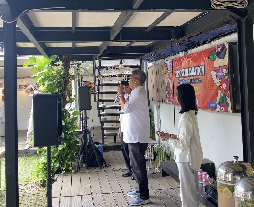 Ayah Airlangga Tekankan Perjalanan dan Dukungan dalam Pembukaan Unspoken Exhibition