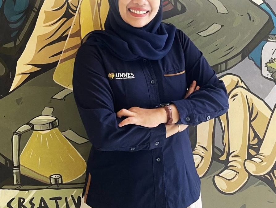 Dosen Wali Apresiasi Pameran Tunggal Airlangga, Soroti Imajinasi Kreatif yang “Liar”